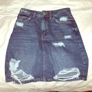 Vintage Short denim ripped skirt.